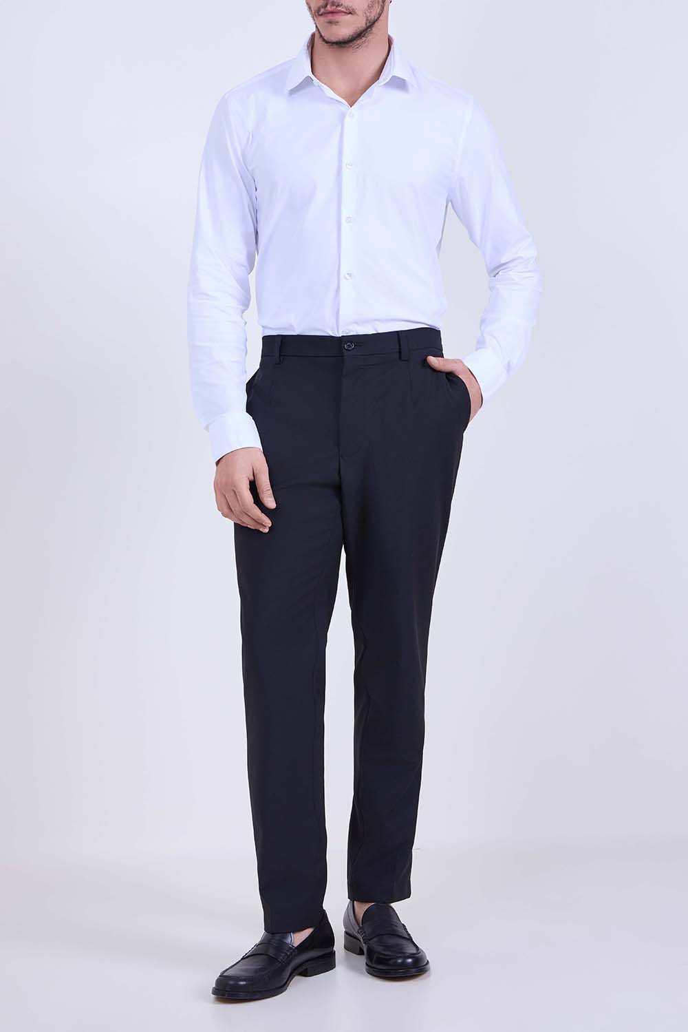 תמונת כל הלוק של חולצה מכופתרת סלים